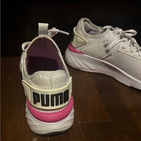 Women’s Puma - Picture 2 of 2